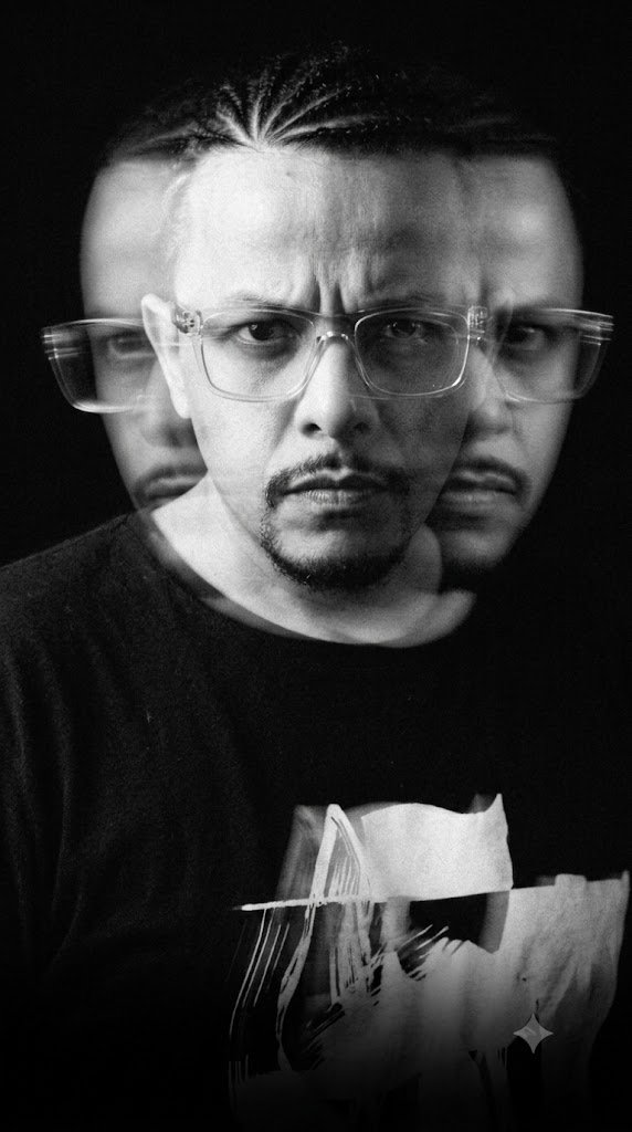 Fundador da LSD Recordz. Dj, produtor musical, A&R e produtor de eventos.